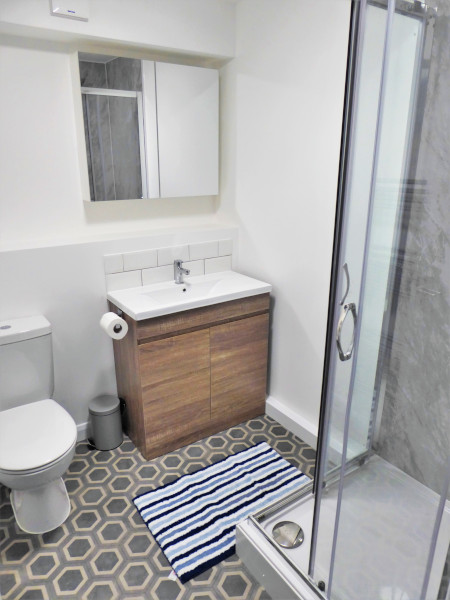 Single Room in Queens Park